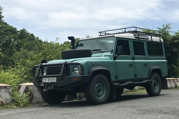 Land Rover Defender TD5 dùng 18 năm bán hơn 2 tỷ ở Sài Gòn Land Rover Defender TD5 dung 18 nam ban hon 2 ty o Sai Gon