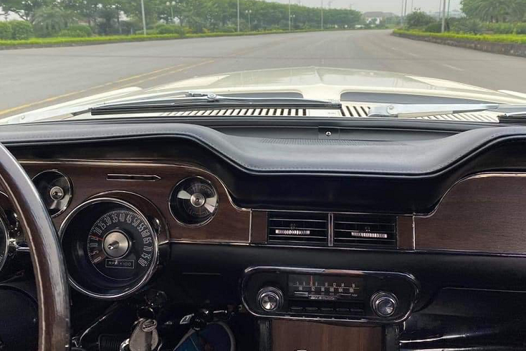 Hàng đôc Ford Shelby Cobra GT500 1968 xuất hiện tại Việt Nam - Hình 4 Hang doc Ford Shelby Cobra GT500 1968 xuat hien tai Viet Nam-Hinh-4