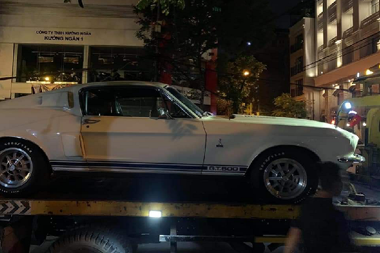 Hàng đôc Ford Shelby Cobra GT500 1968 xuất hiện tại Việt Nam - Hình 8 Hang doc Ford Shelby Cobra GT500 1968 xuat hien tai Viet Nam-Hinh-8