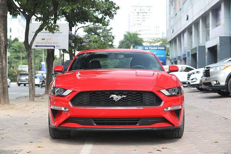 Ford Mustang 55th Edition dep khong ty vet hon 3 ty dong