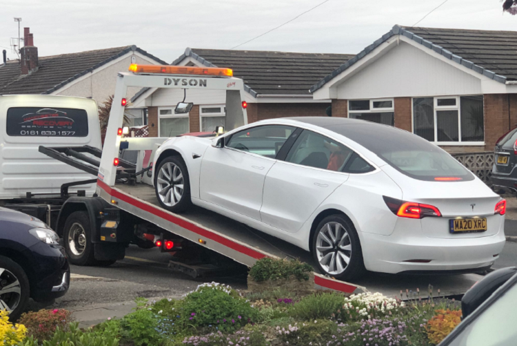 Tesla Model 3 roi vo lang du moi lan banh duoc 1 thang-Hinh-4