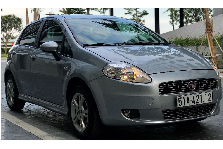 Cua la Fiat Grande Punto gia re 'giat minh' chi 360 trieu-Hinh-2