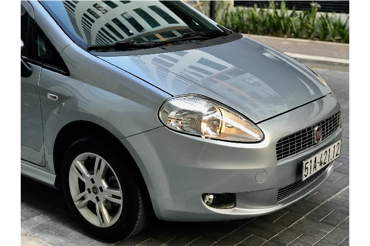 Cua la Fiat Grande Punto gia re 'giat minh' chi 360 trieu-Hinh-3