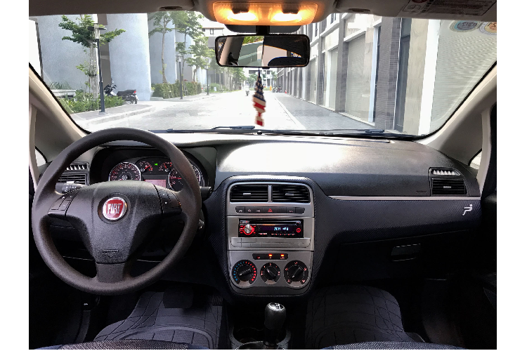 Cua la Fiat Grande Punto gia re 'giat minh' chi 360 trieu-Hinh-6