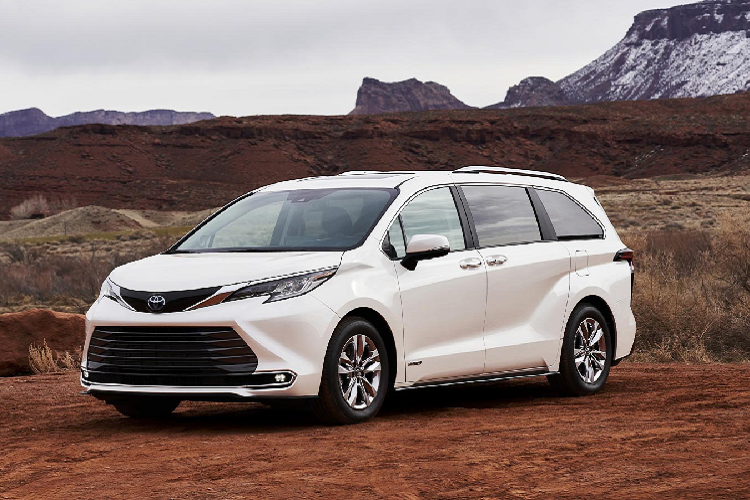 Soi Toyota Sienna 2021 ra mat voi he dan dong 4 banh moi