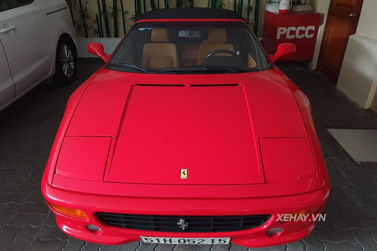 Ngam Ferrari 355 F1 Spider hon 20 tuoi tai Sai Gon-Hinh-2