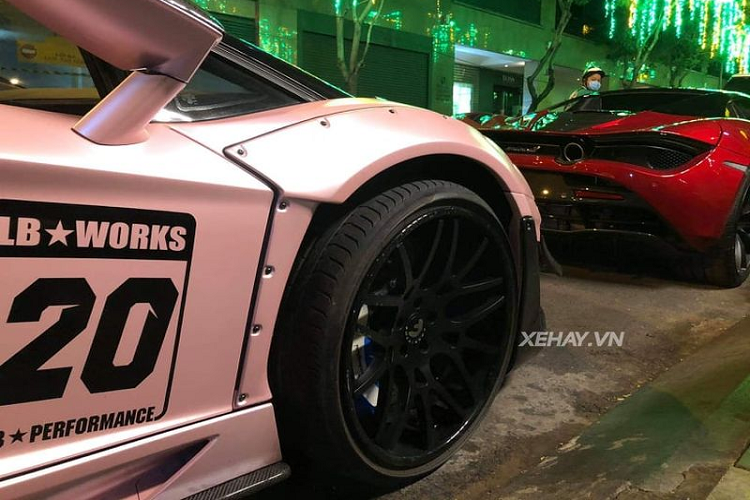 Can canh Lamborghini Aventador do Liberty Walk doc nhat Viet Nam-Hinh-3