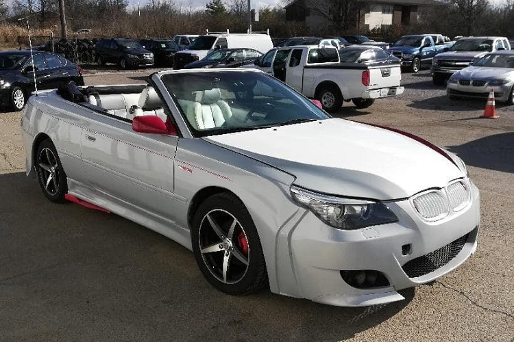 Ngam Toyota Camry Solara 'nhai' BMW M5 E60 ban chi 7.500 USD