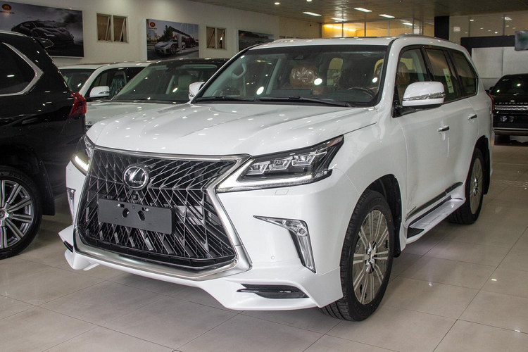 Nhung doi thu cua Lexus LX570 tien ty tai Viet Nam