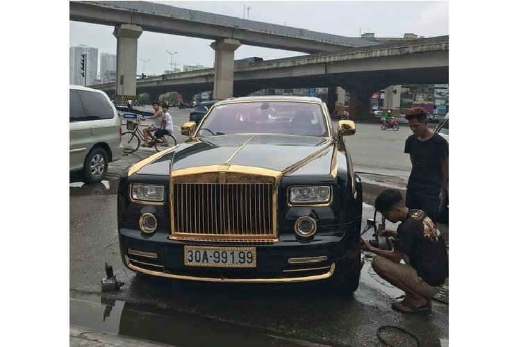 Sieu xe Rolls-Royce Phantom ma vang tien ty sua duoi le duong Ha Noi-Hinh-2