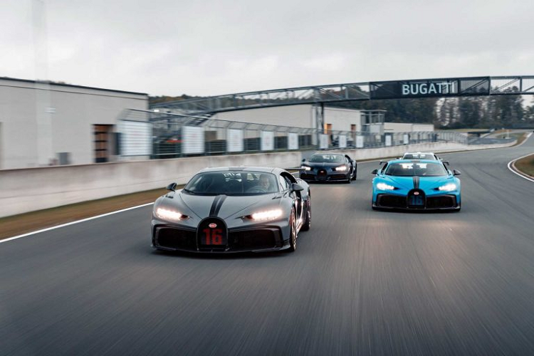 Ngam Bugatti Chiron Pur Sport hon 81 ty dong, gioi han 60 chiec