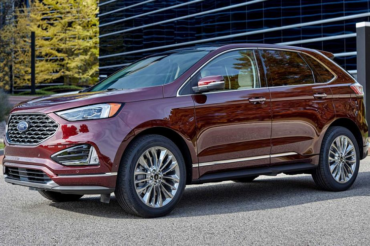 Ngam Ford Edge 2021 so huu man hinh 'khong lo'