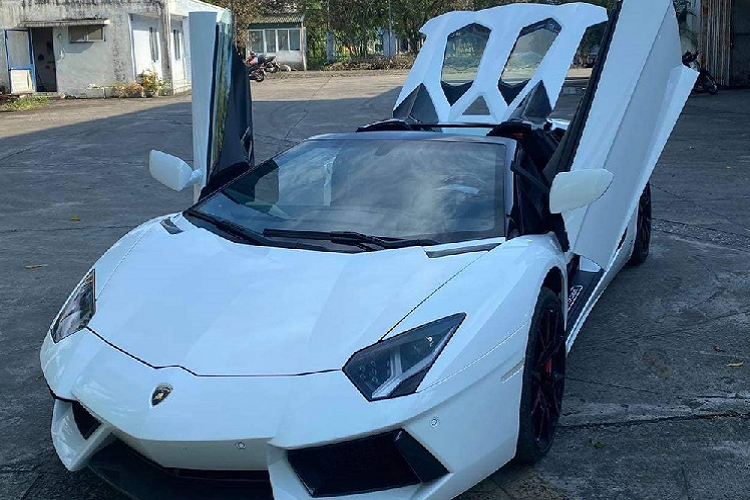 Sieu xe Lamborghini Aventador Roadster hon 37 ty dong se vao Binh Phuoc?-Hinh-2