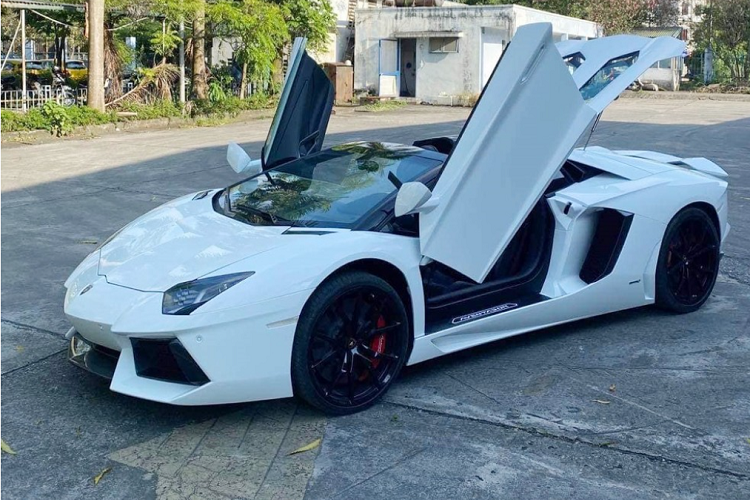 Sieu xe Lamborghini Aventador Roadster hon 37 ty dong se vao Binh Phuoc?-Hinh-3