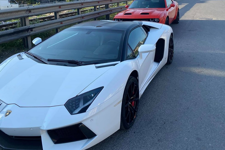 Sieu xe Lamborghini Aventador Roadster hon 37 ty dong se vao Binh Phuoc?