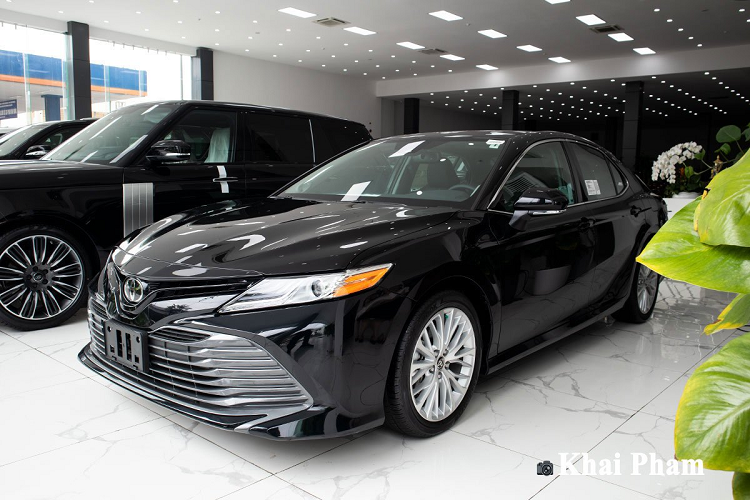 Chi tiet Toyota Camry XLE nhap My hon 2,6 ty tai Viet Nam