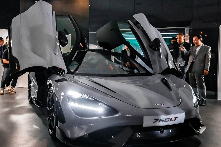 Sieu xe gioi han McLaren 765LT gia hon 35 ty dong tai Thai Lan