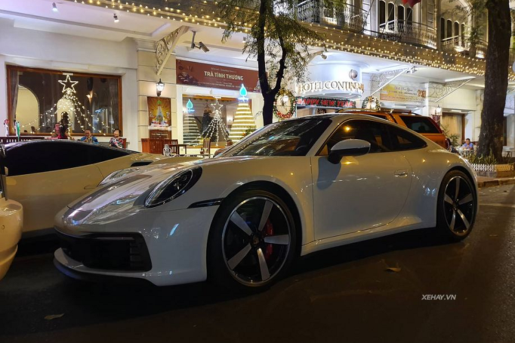 Ngam Ferrari 488 GTB va Porsche 911 chuc ty khoe dang o Sai Gon-Hinh-7