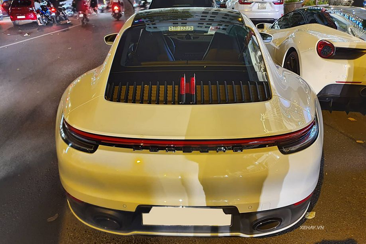 Ngam Ferrari 488 GTB va Porsche 911 chuc ty khoe dang o Sai Gon-Hinh-6