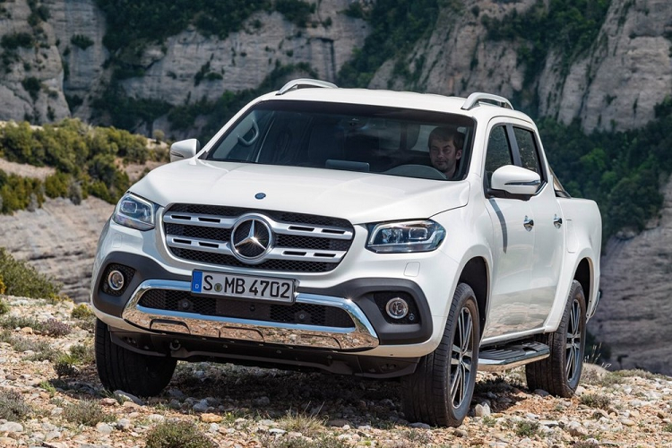 Xot xa 125 chiec Mercedes-Benz X-Class moi cung bi tieu huy