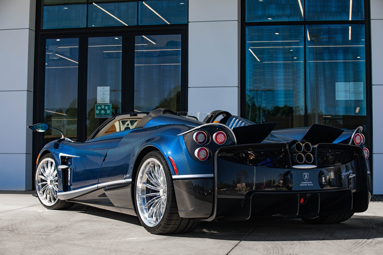 Pagani Huayra Roadster thay carbon mau doc gia gan 55 ty dong-Hinh-2