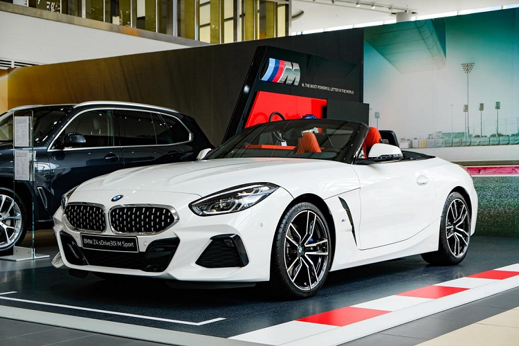 Ngam BMW Z4 2021 chinh hang, hon 3,3 ty tai Viet Nam