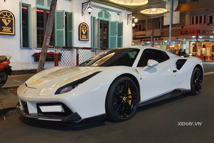 Ferrari 488 Spider Novitec Rosso hon 19 ty xuong pho Sai Gon