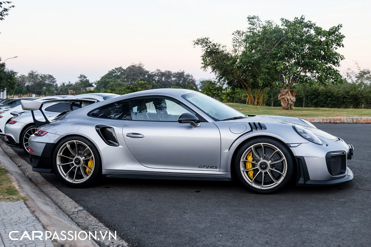 Xuat hien sieu xe Porsche 911 GT2 RS cua ong Dang Le Nguyen Vu-Hinh-11