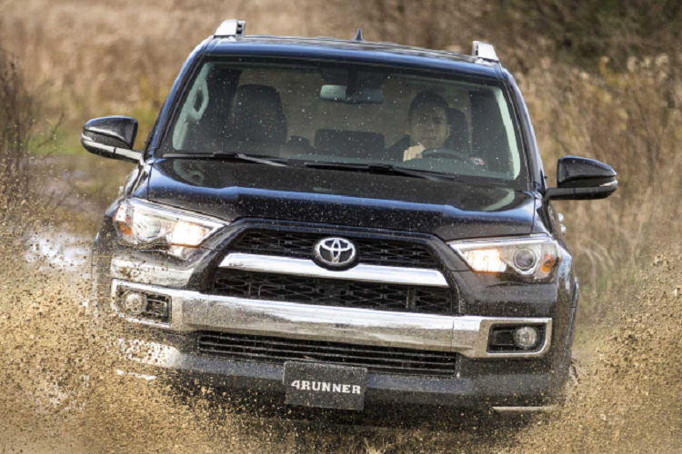 Toyota 4Runner 2013 nhap My, hon 2 ty o Sai Gon co nen mua?-Hinh-3