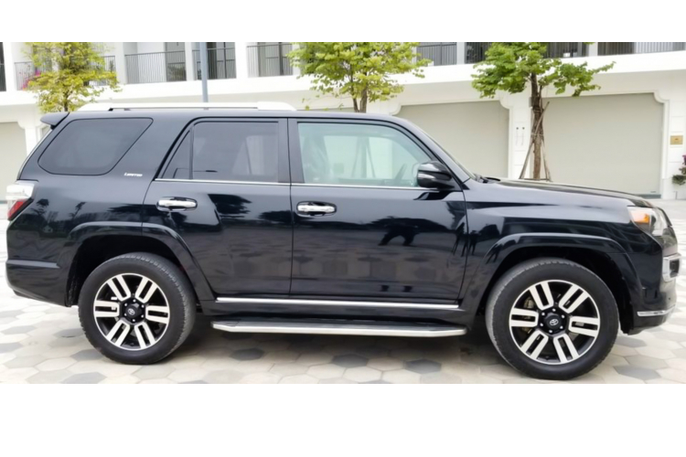 Toyota 4Runner 2013 nhap My, hon 2 ty o Sai Gon co nen mua?-Hinh-8