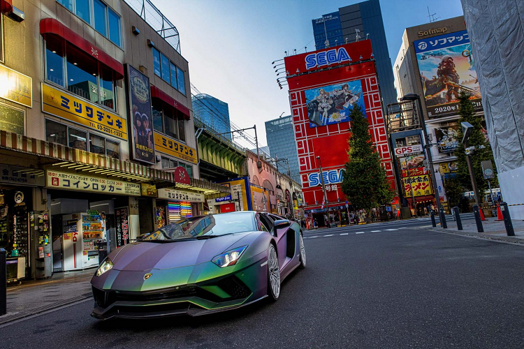 Lamborghini dua du an anh nghe thuat den chau A-Hinh-3