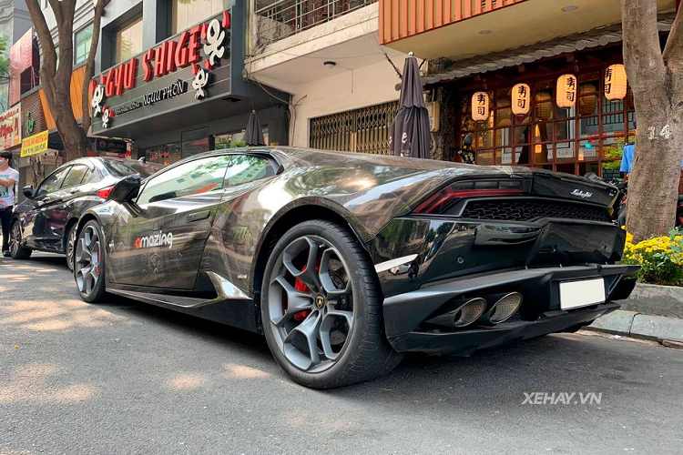 Lamborghini Huracan voi khoac hoa van doc nhat Sai Gon-Hinh-5