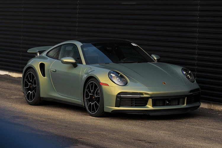 Ngam Porsche 911 Turbo S rieng mau son hon 2 ty dong