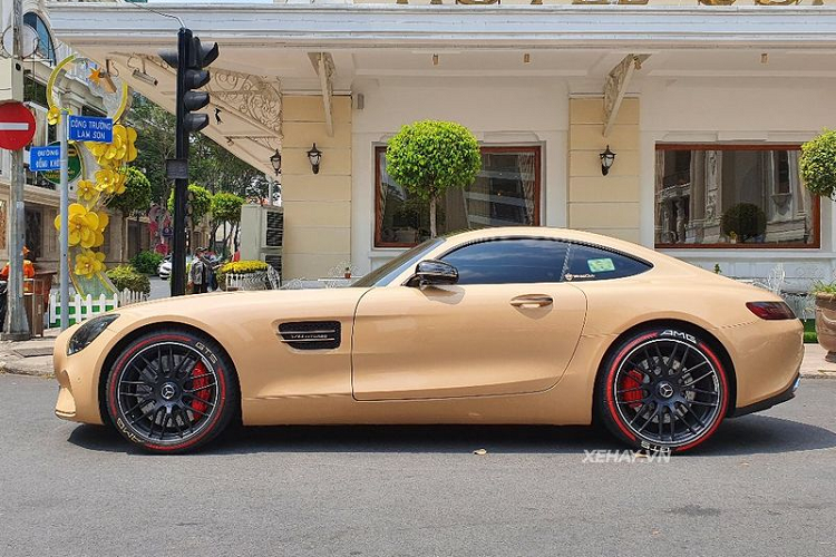 Xuat hien Mercedes-AMG GT S hon 10 ty, mau doc o Sai Gon-Hinh-2