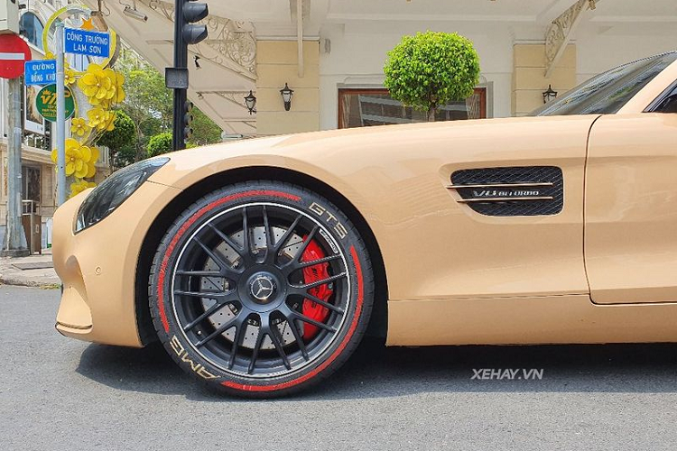 Xuat hien Mercedes-AMG GT S hon 10 ty, mau doc o Sai Gon-Hinh-6