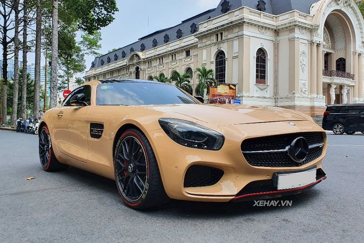 Xuat hien Mercedes-AMG GT S hon 10 ty, mau doc o Sai Gon