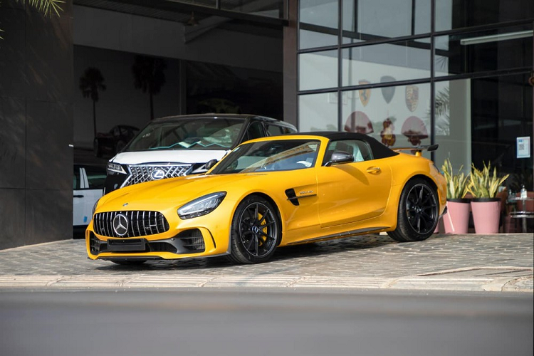 Sieu xe Mercedes-AMG GT R hiem cua dai gia Campuchia-Hinh-4