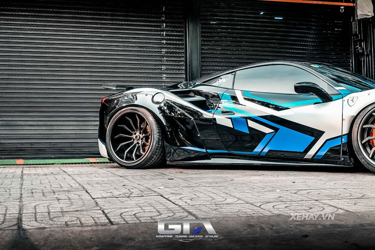 Ngam bo ao doc dao cua Ferrari 488 GTB Liberty Walk-Hinh-2