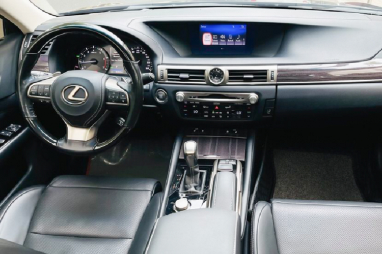 Lexus GS200t chay 5 nam ban ra chi lo 700 trieu o Sai Gon-Hinh-3