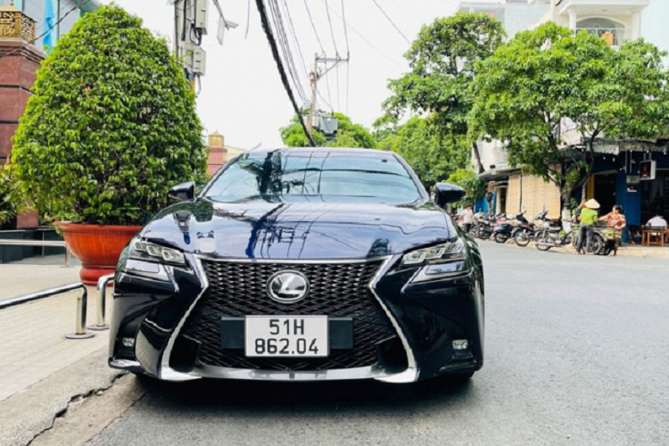 Lexus GS200t chay 5 nam ban ra chi lo 700 trieu o Sai Gon-Hinh-2