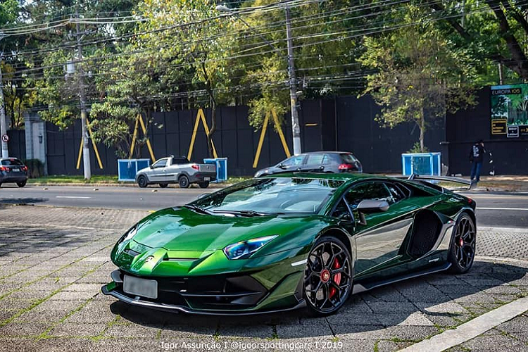 Ngam sieu xe Lamborghini Aventador SVJ hon 50 ty cua dai gia Cu Chi-Hinh-11