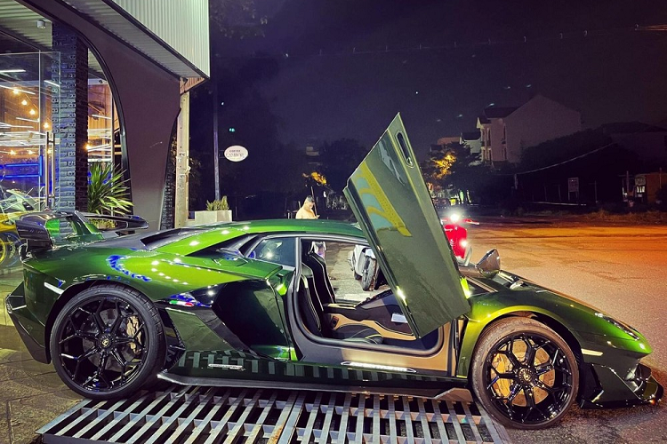 Ngam sieu xe Lamborghini Aventador SVJ hon 50 ty cua dai gia Cu Chi-Hinh-3