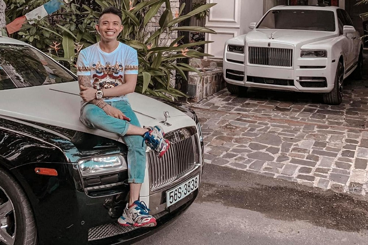 Minh nhua chon Rolls-Royce Ghost 2021 hay Phantom VIII?