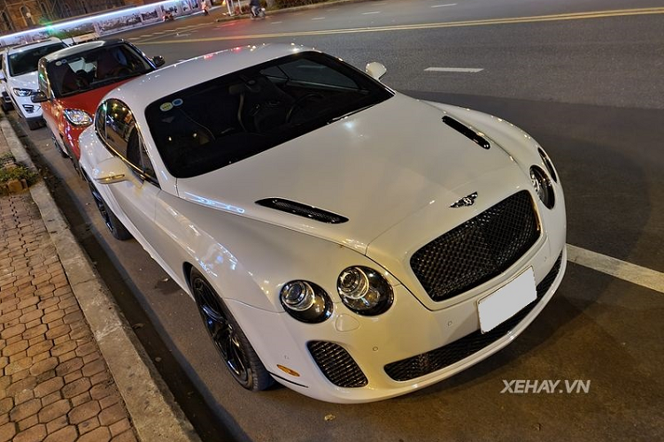 Bat gap sieu xe tien ty Bentley Continental Supersports tren pho Sai Gon-Hinh-3