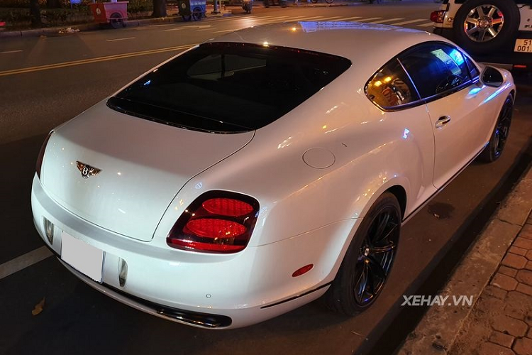 Bat gap sieu xe tien ty Bentley Continental Supersports tren pho Sai Gon-Hinh-6