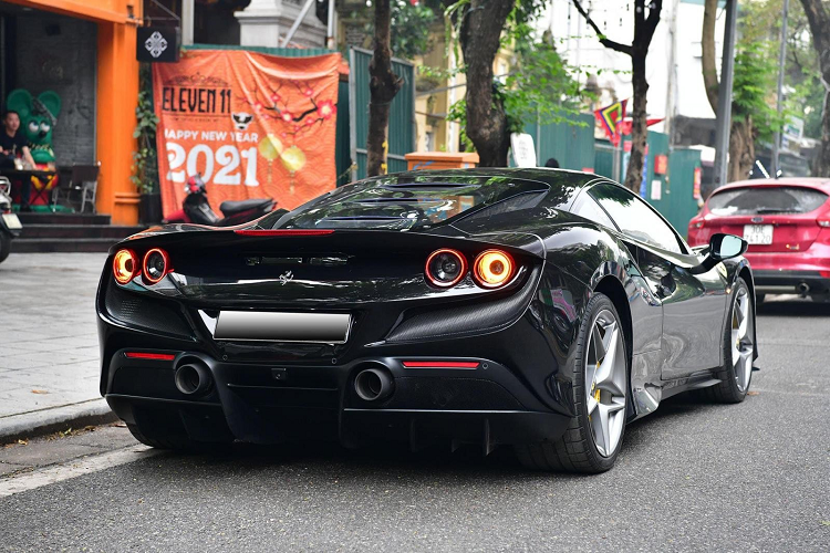 Sieu xe Ferrari F8 Tributo hon 20 ty, mau cuc doc duoc rao ban lai-Hinh-9