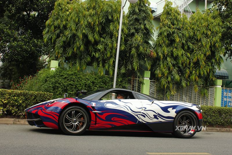 Pagani Huayra hon 80 ty cua Minh Nhua van chuyen den nha Cuong Do la-Hinh-3