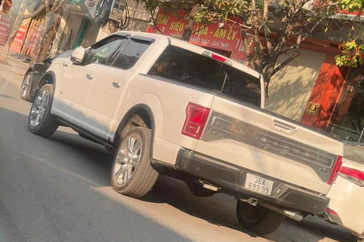 Chu nhan chiec Ford F-150 cu bam trung bien tu quy 9-Hinh-3