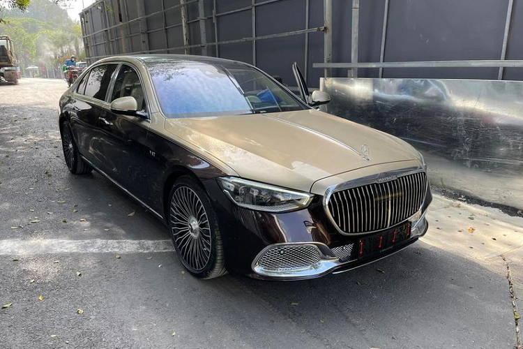 Hang khung Mercedes-Maybach S680 2022 ve Viet Nam gia gan 20 ty dong