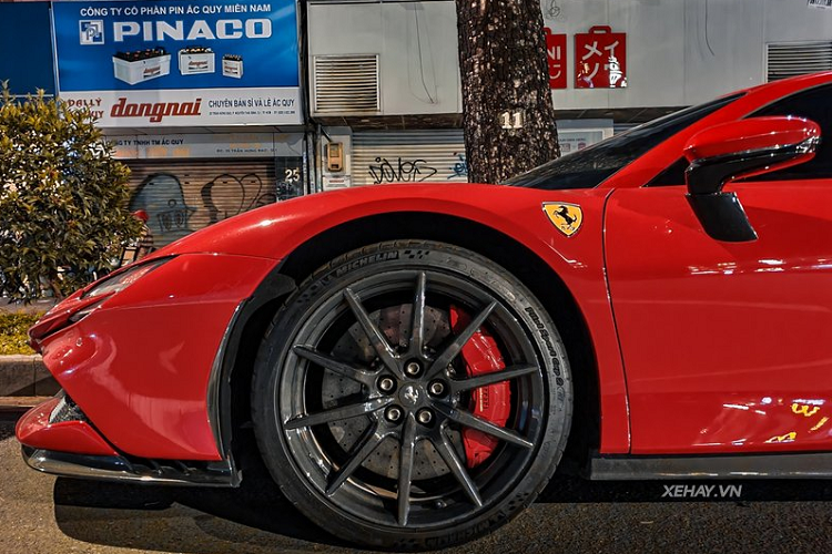 Sieu xe Ferrari SF90 Stradale ve Viet Nam gia hon 40 ty dong-Hinh-2